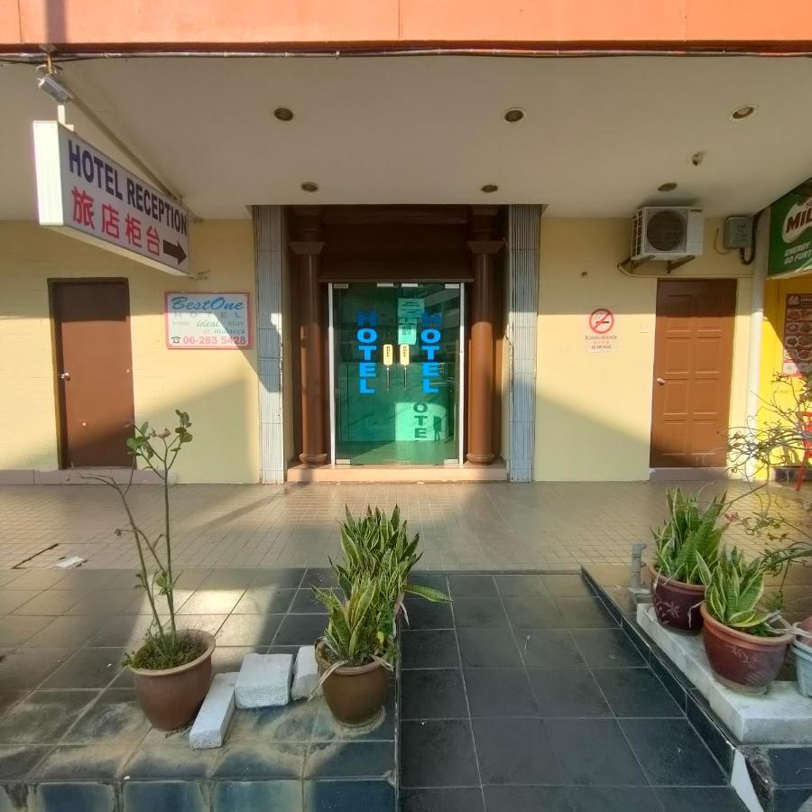 OYO 90470 Best One Hotel Malacca Exterior foto